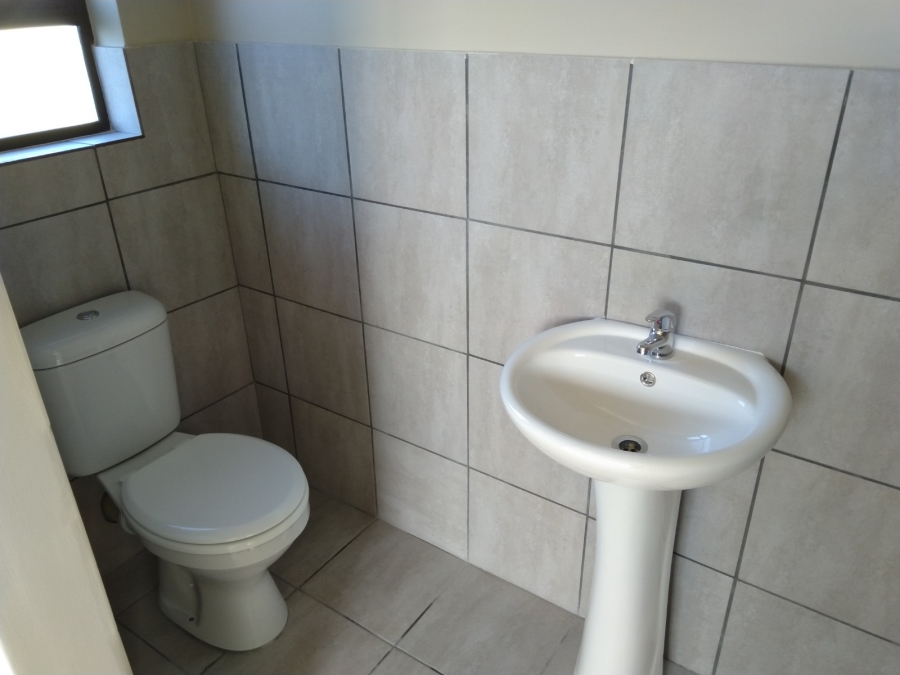 To Let 3 Bedroom Property for Rent in Stellendale Western Cape